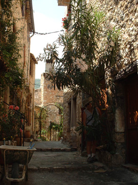 Quiet street in Tourrettes sur Loup